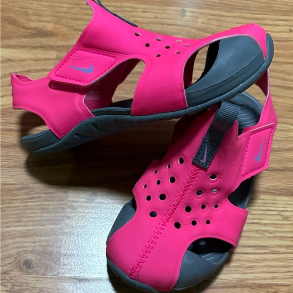 Nike Pink and Gray Sporty Sandals size 10C - Picture 1 of 6